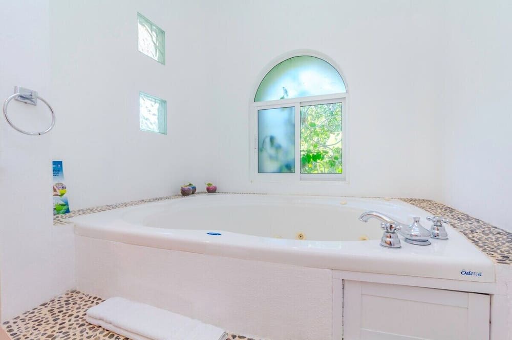 Photo of Bathroom in Playacar