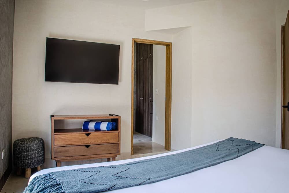 Photo of Bedroom in 12th Street