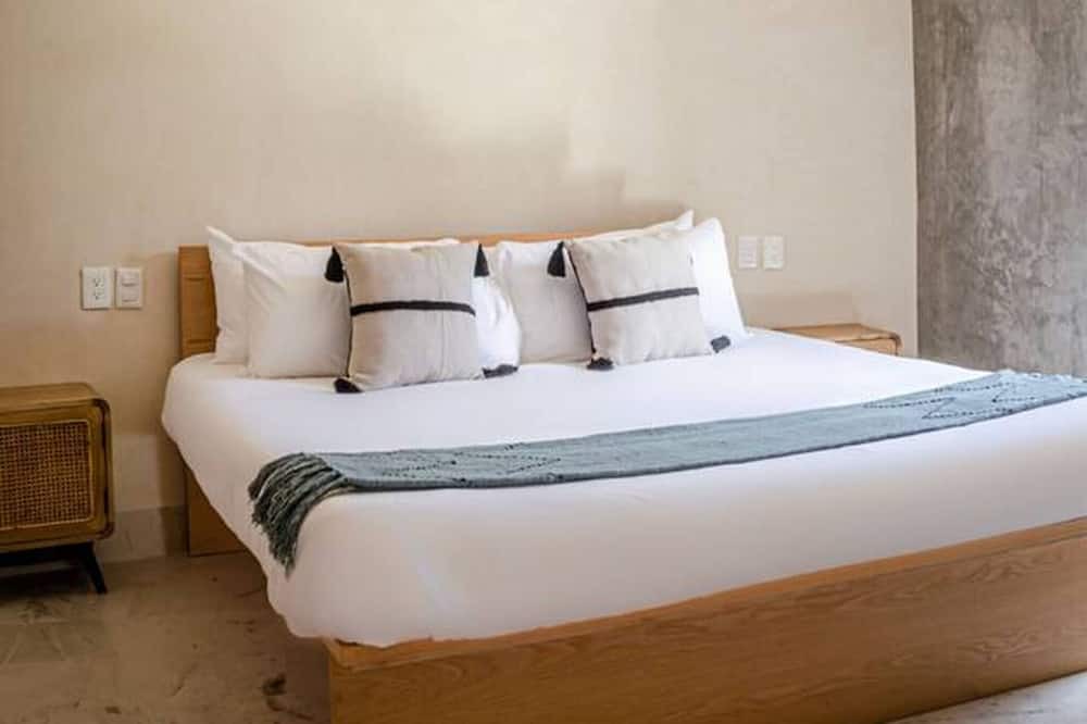 Photo of Bedroom in 12th Street