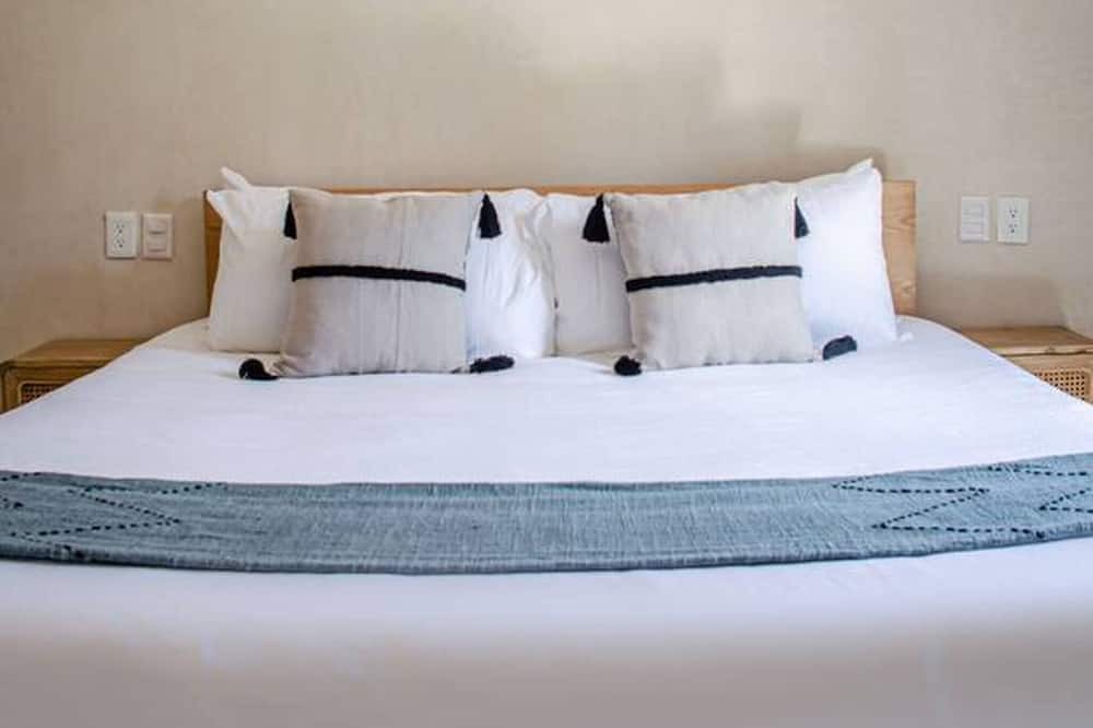 Photo of Bedroom in 12th Street