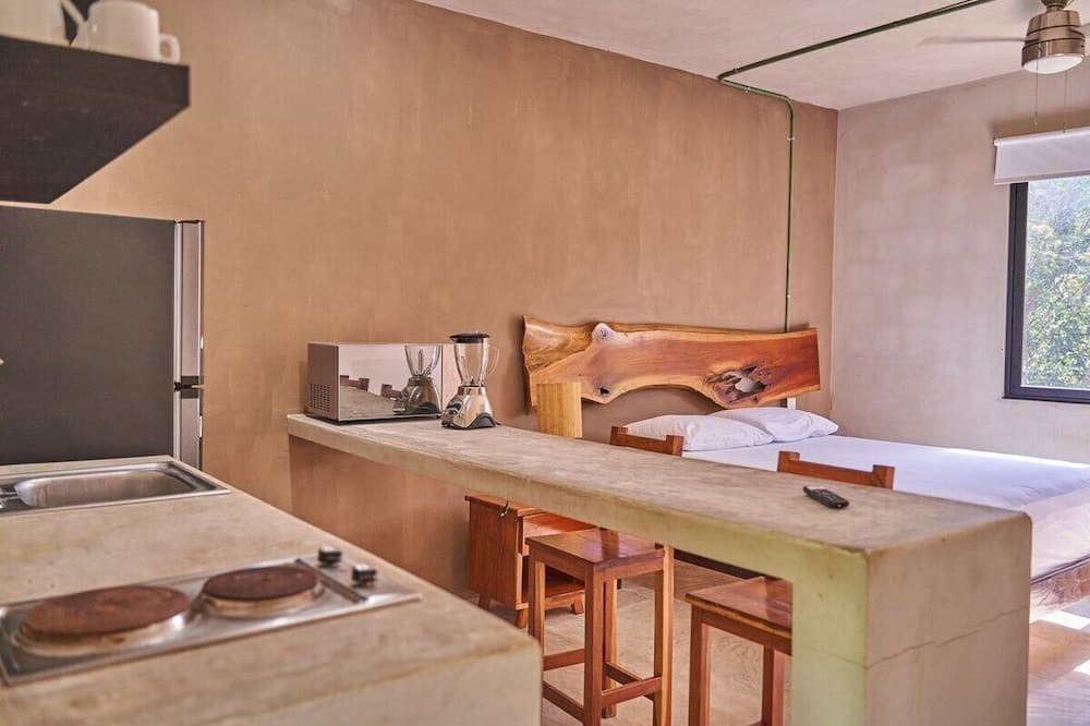 Photo of Bedroom in Francisco Uh May