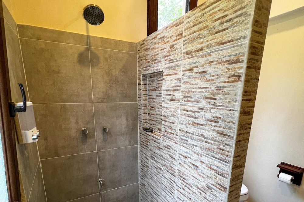Photo of Bathroom in Buenavista