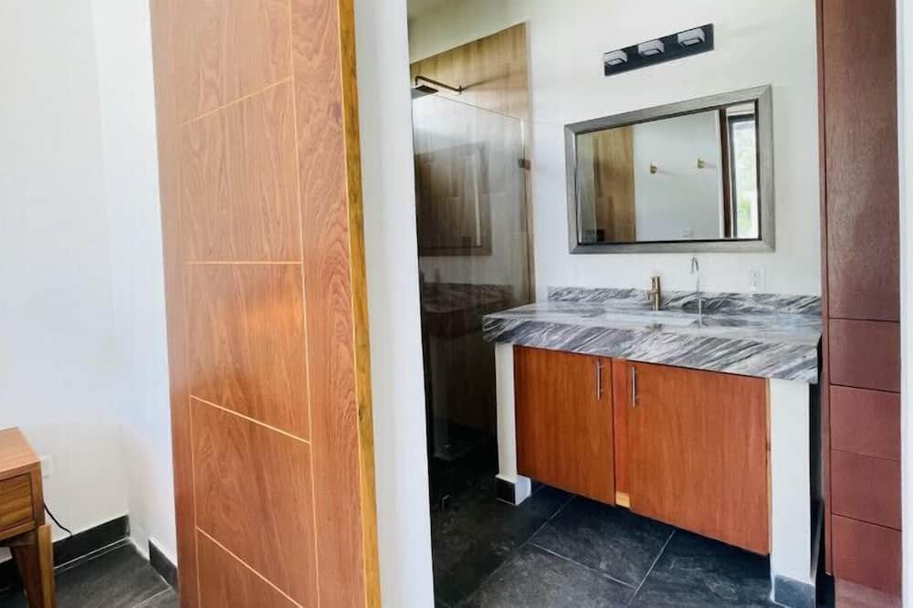 Photo of Bathroom in Tankah