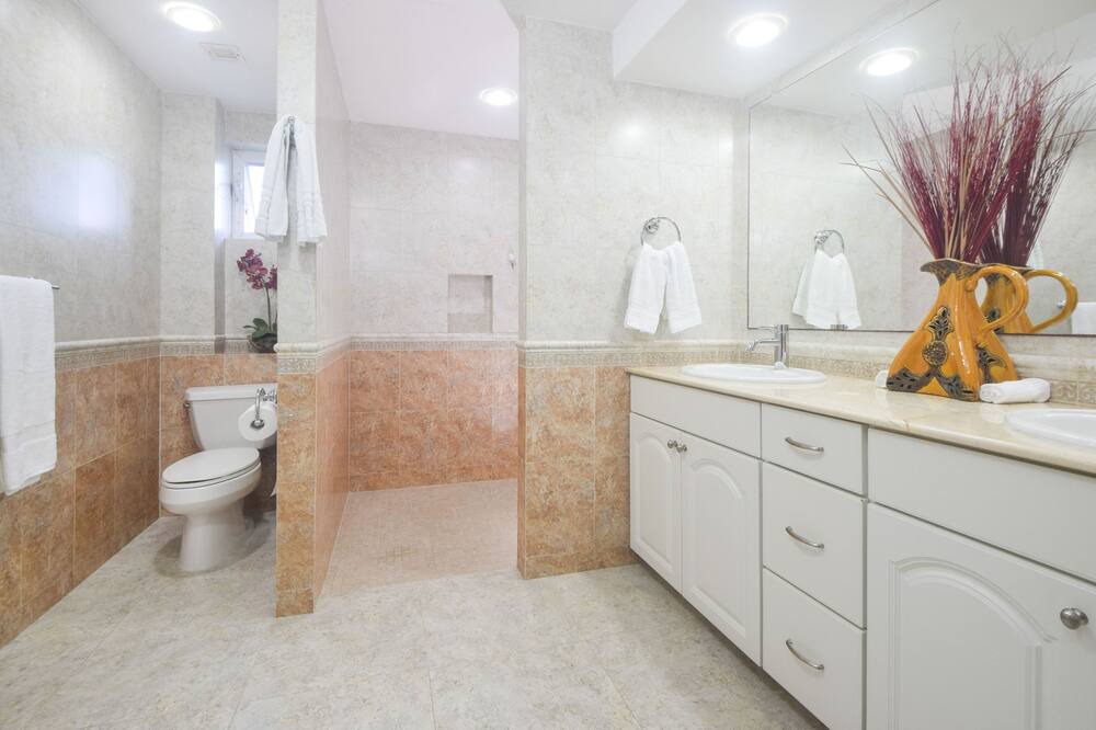Photo of Bathroom in Colonia Andres