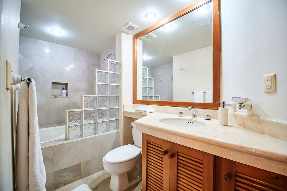 Photo of Bathroom in Puerto Aventuras