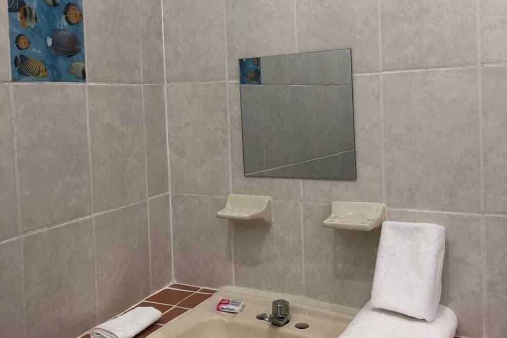 Photo of Bathroom in Alfredo V. Bonfil
