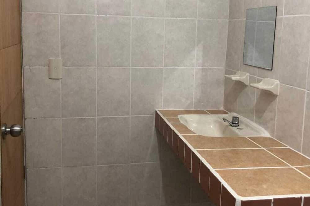 Photo of Bathroom in Alfredo V. Bonfil