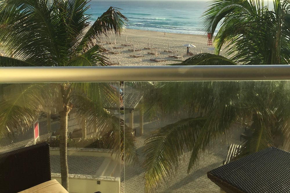 Photo of Patio Balcony in La Isla