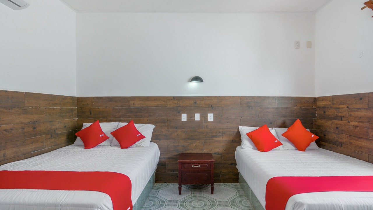 Photo of Bedroom in Francisco Uh May