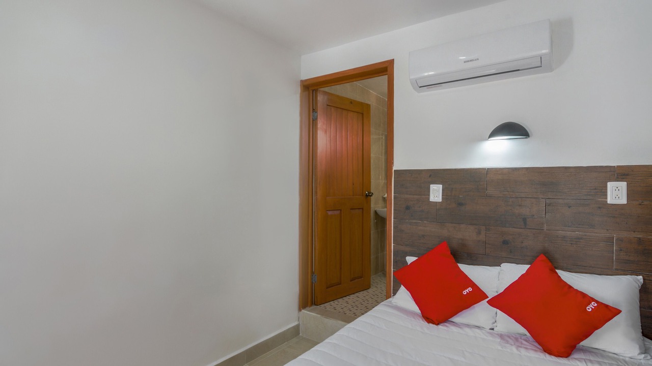 Photo of Bedroom in Francisco Uh May