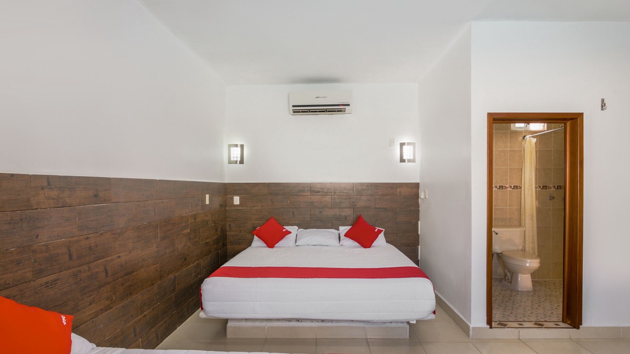 Photo of Bedroom in Francisco Uh May