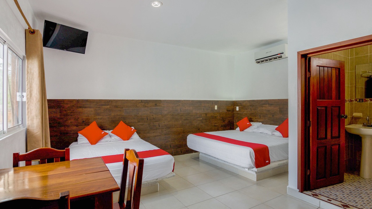 Photo of Bedroom in Francisco Uh May