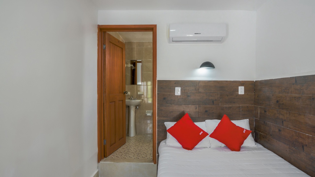 Photo of Bedroom in Francisco Uh May