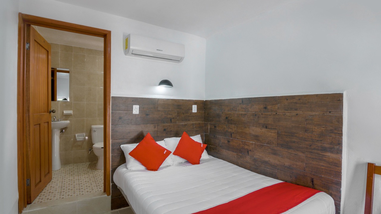 Photo of Bedroom in Francisco Uh May