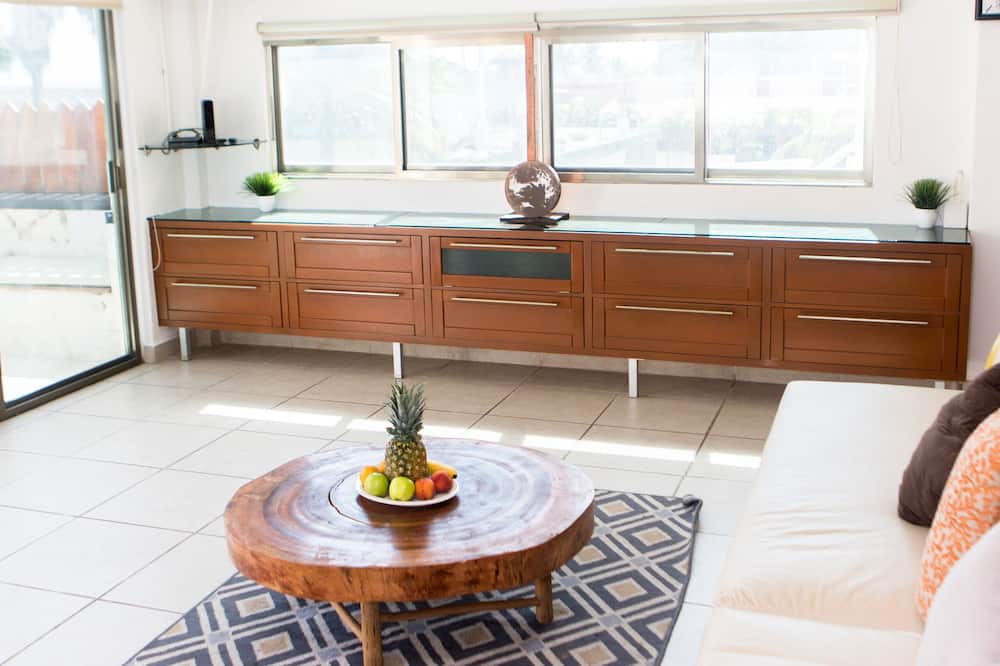 Photo of Livingroom in Downtown