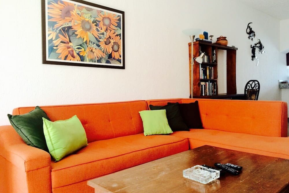 Photo of Livingroom in Downtown