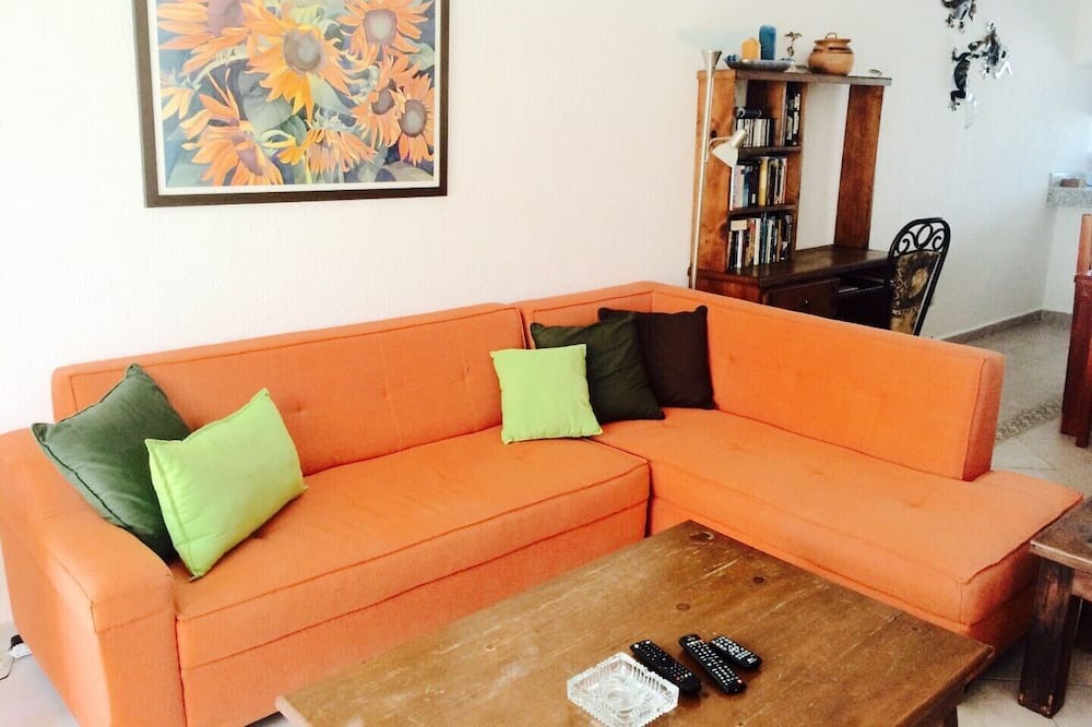Photo of Livingroom in Downtown