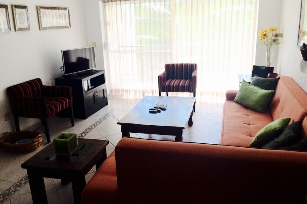 Photo of Livingroom in Downtown