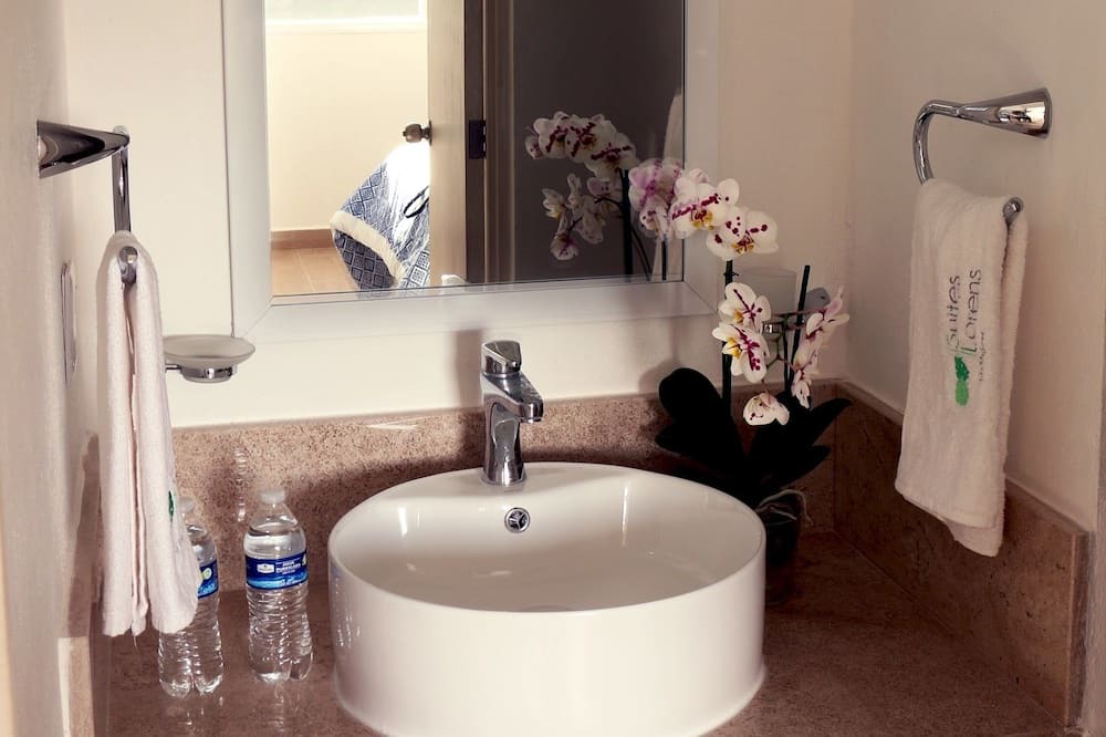Photo of Bathroom in Colonia Salina Chica