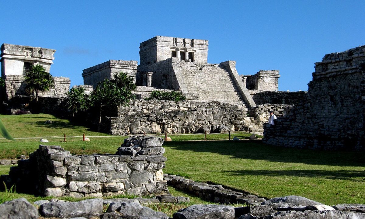 Photo of Buildings in Playacar Fase I