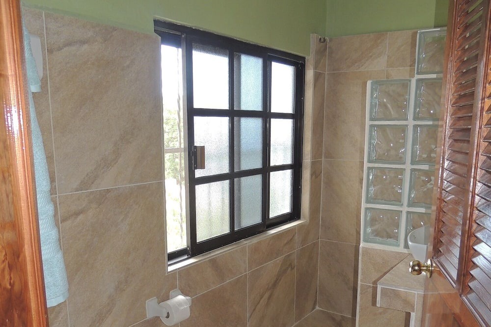 Photo of Bathroom in Colonia Andres