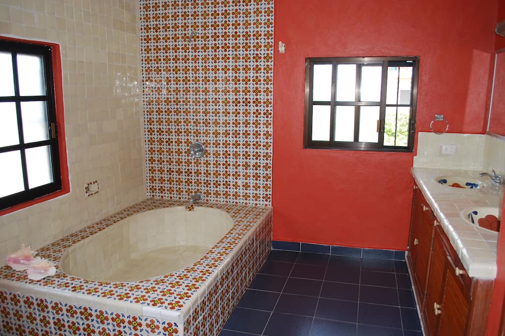 Photo of Bathroom in Colonia Andres