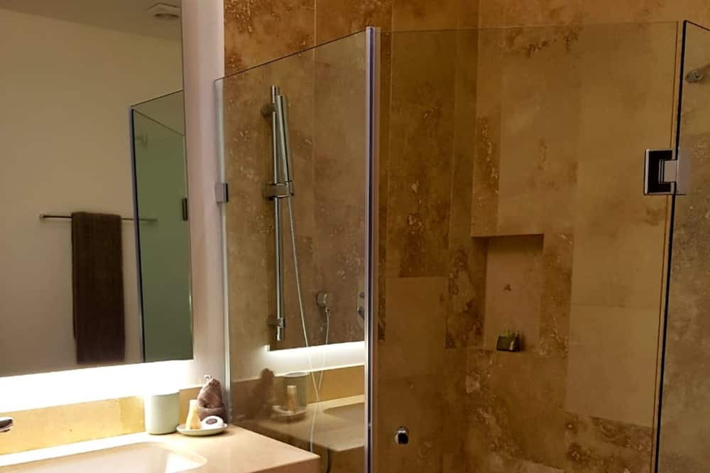 Photo of Bathroom in Zama