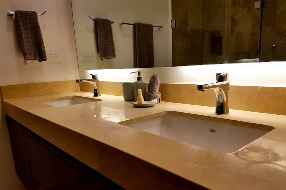 Photo of Bathroom in Zama