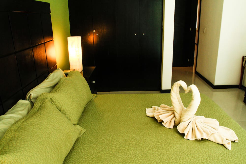 Photo of Bedroom in 12th Street