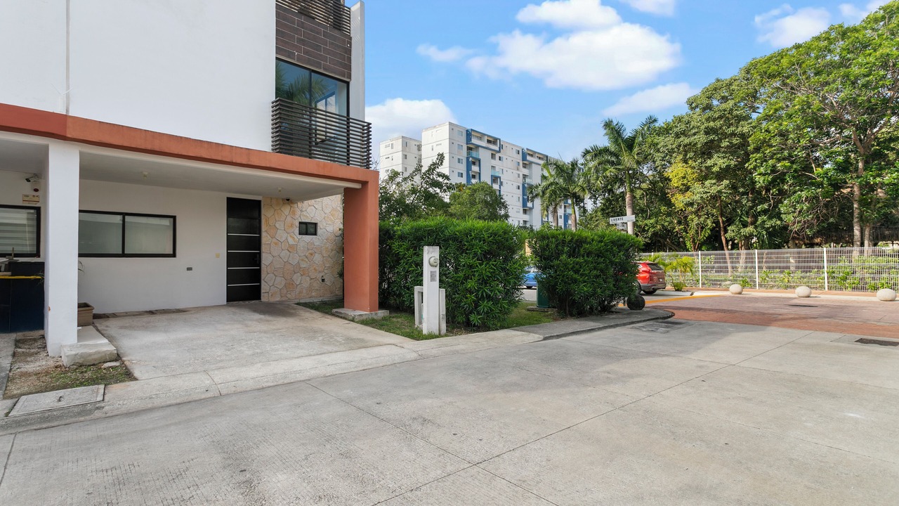 Photo of Outdoor in Jacinto Pat