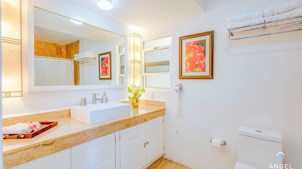 Photo of Bathroom in Zona Hotelera