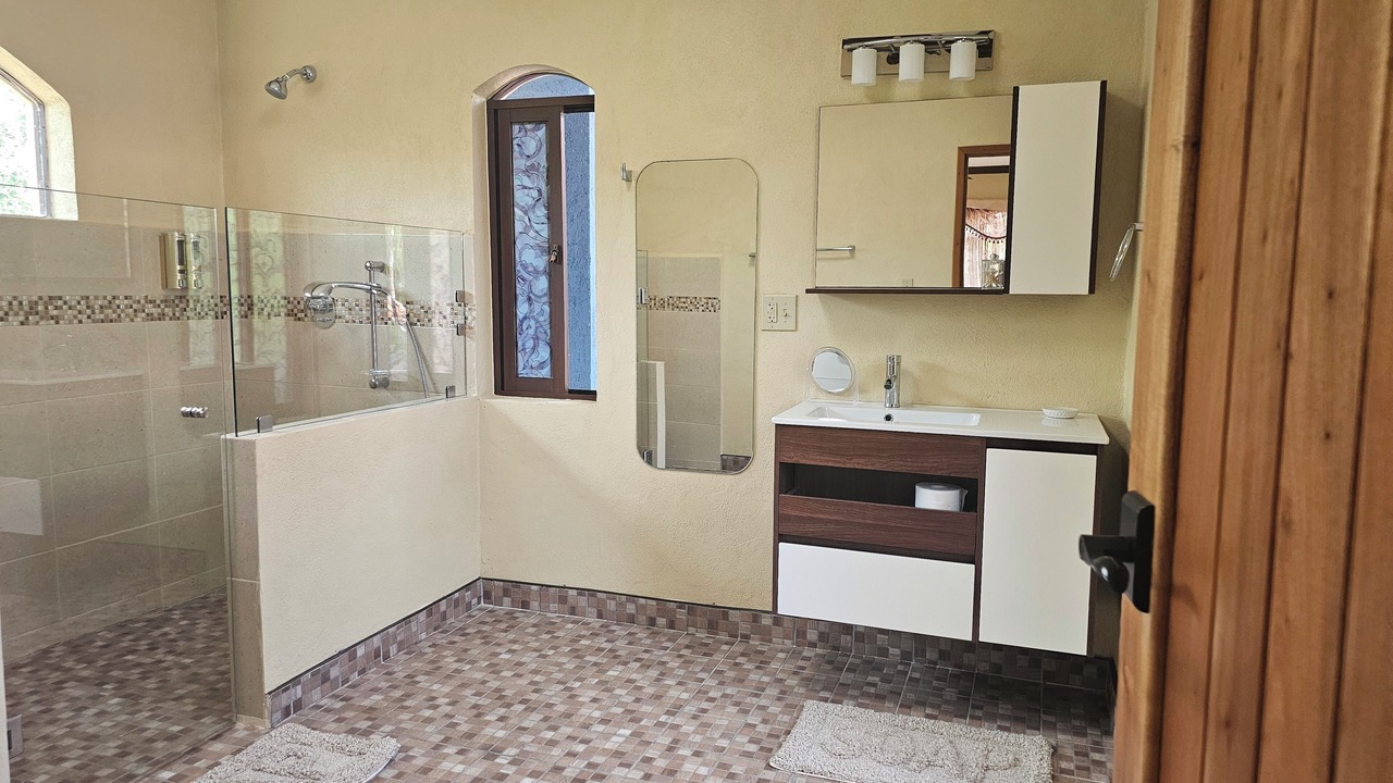 Photo of Bathroom in Solferino