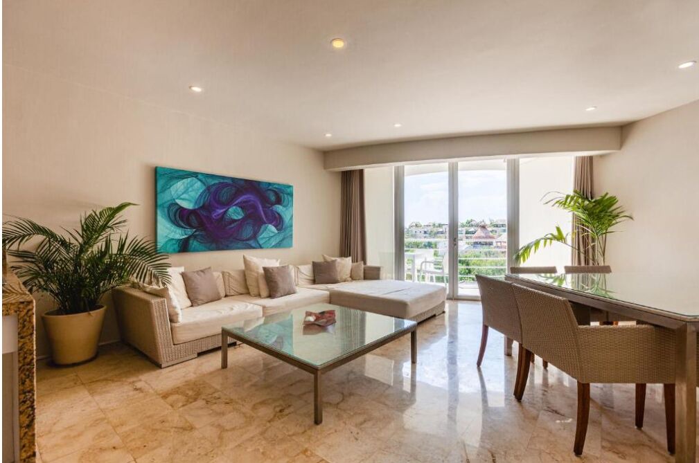 Photo of Livingroom in Downtown