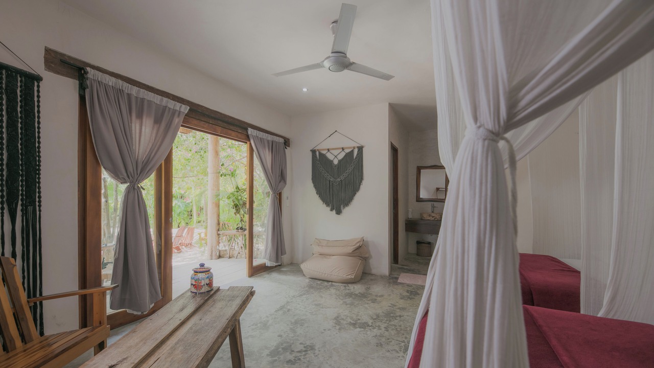 Photo of Bedroom in Francisco Uh May