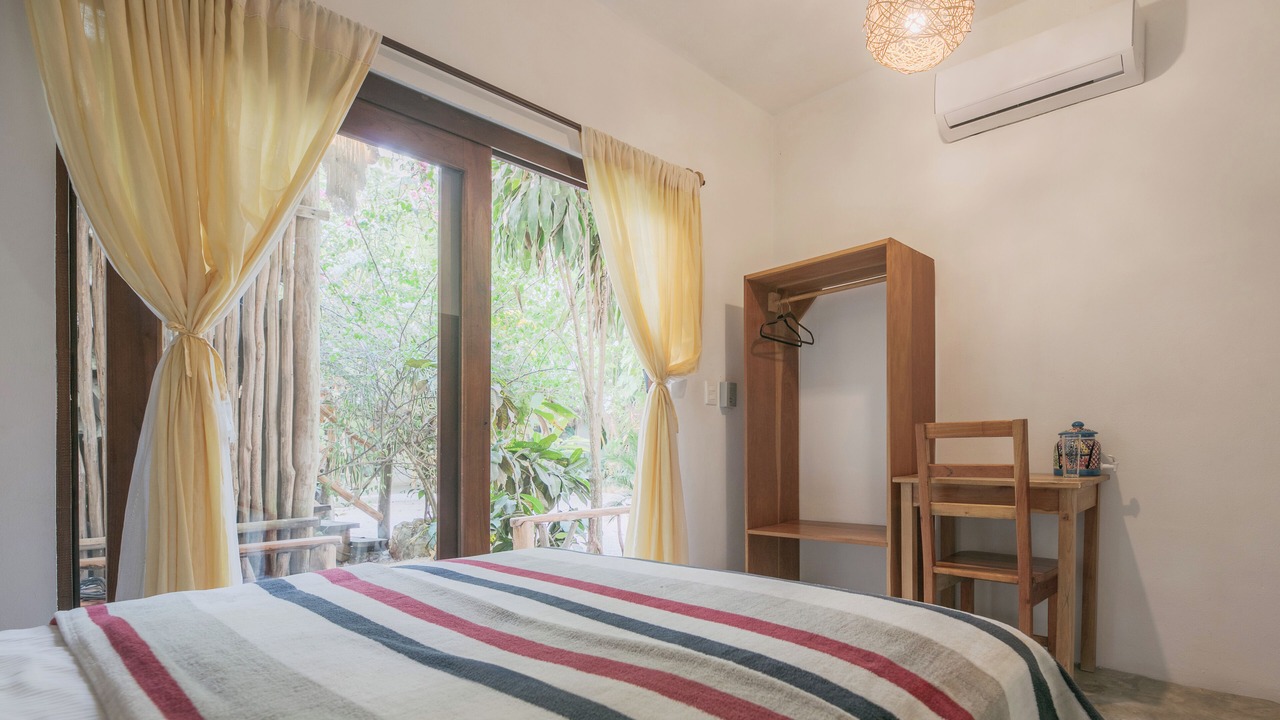 Photo of Bedroom in Francisco Uh May