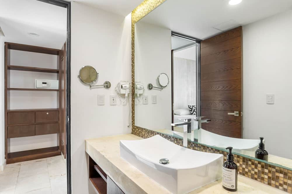Photo of Bathroom in Centro