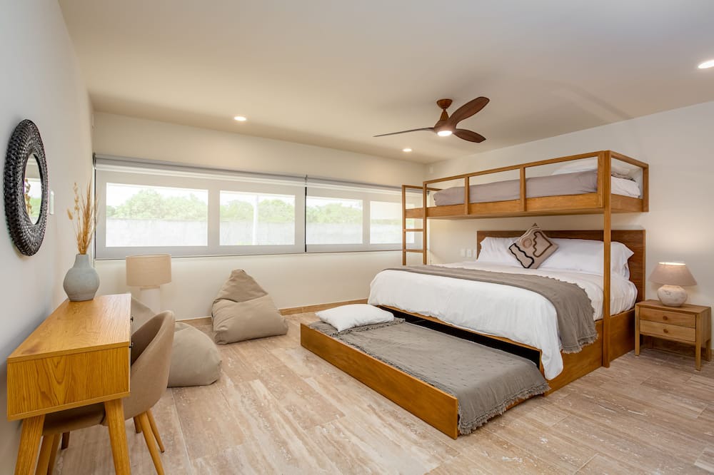 Photo of Bedroom in Playacar Beach
