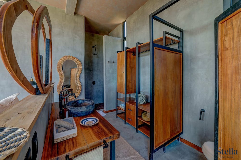 Photo of Bathroom in Zona Hotelera