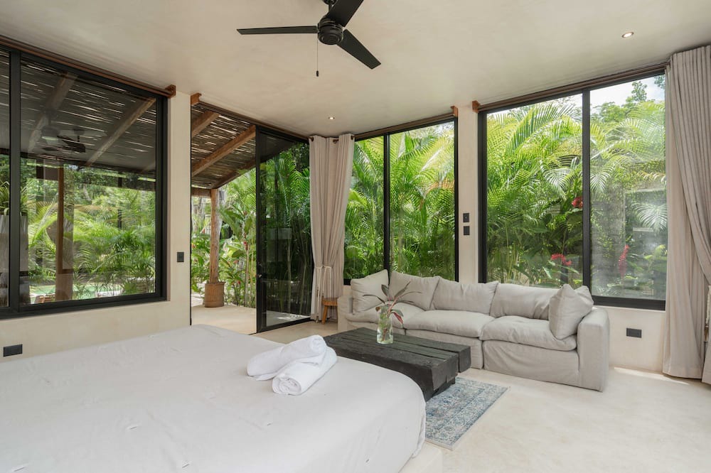 Photo of Bedroom in Francisco Uh May