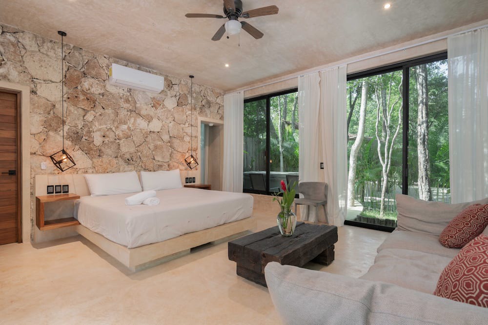 Photo of Bedroom in Francisco Uh May