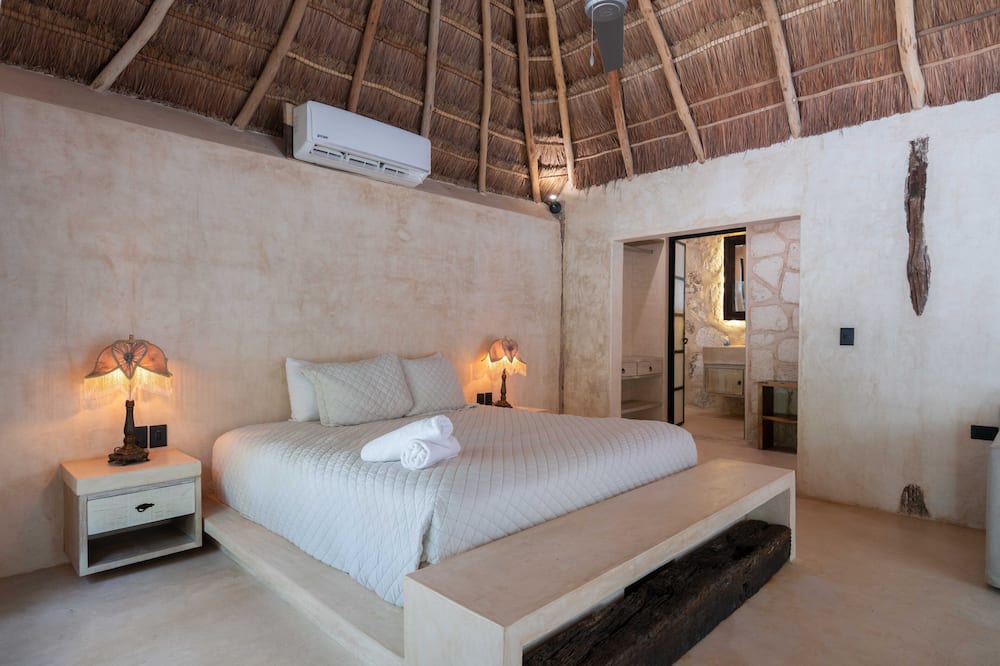 Photo of Bedroom in Francisco Uh May