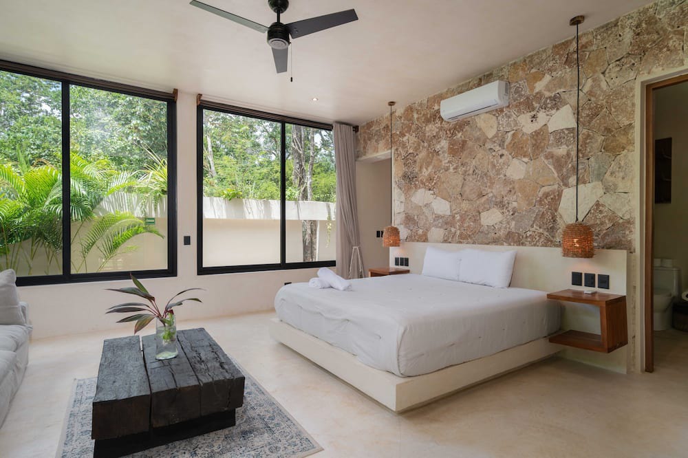 Photo of Bedroom in Francisco Uh May