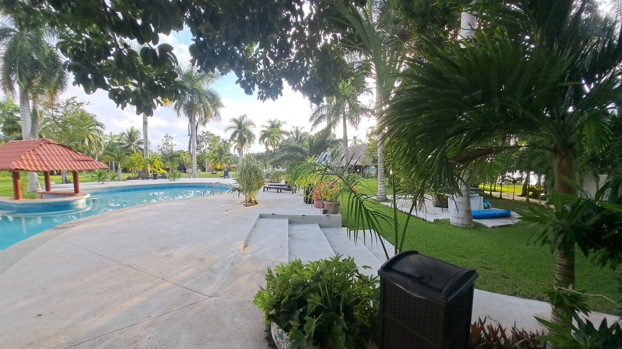 Photo of Outdoor in Huay-Pix
