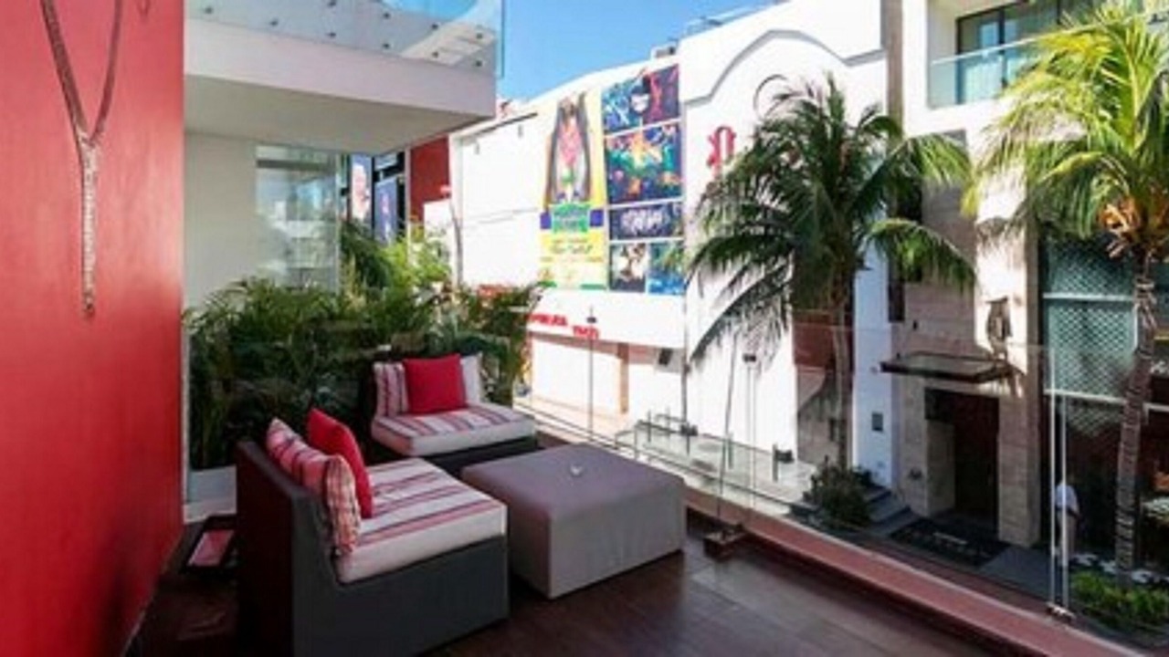 Photo of Outdoor in 12th Street