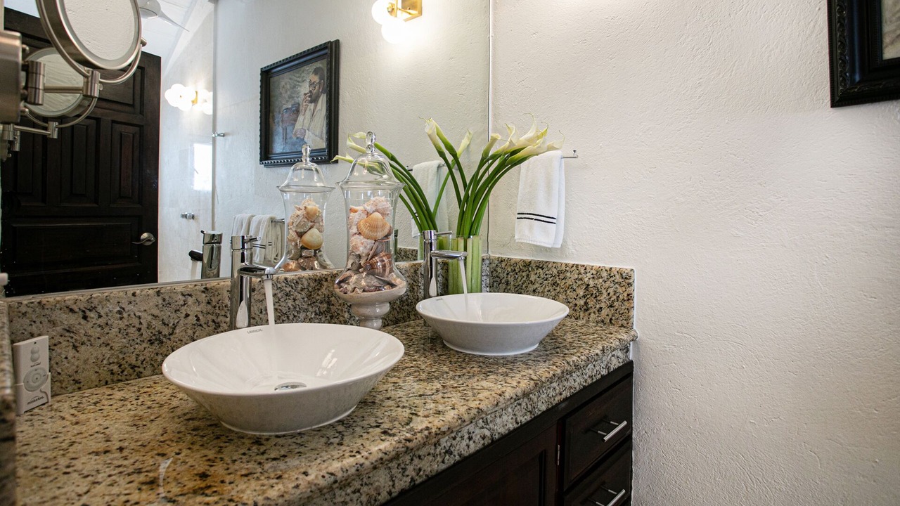 Photo of Bathroom in Romantic Zone
