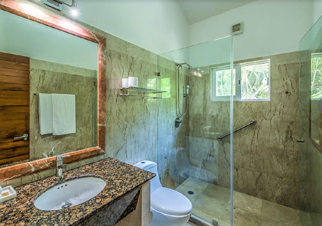 Photo of Bathroom in Puerto Aventuras