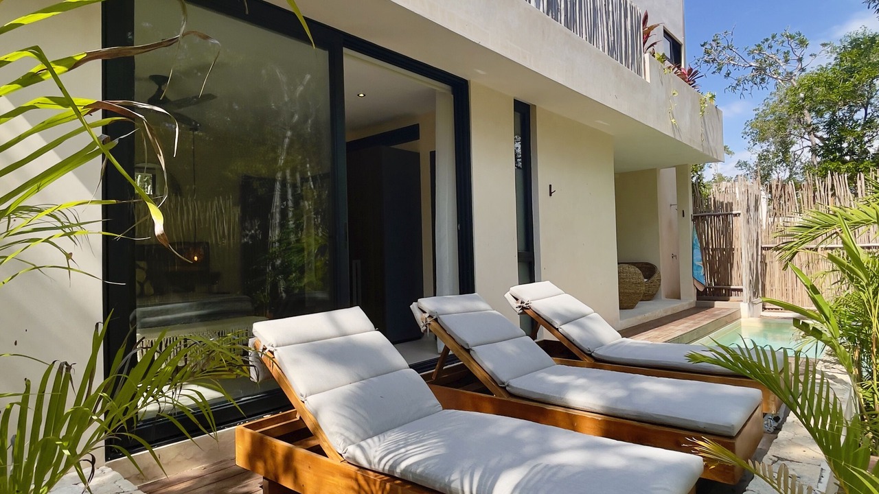 Photo of Patio Balcony in Soliman Bay