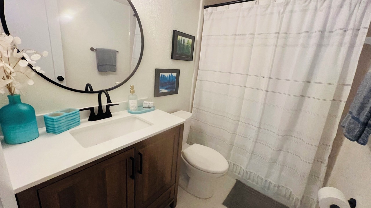 Photo of Bathroom in Edgewater