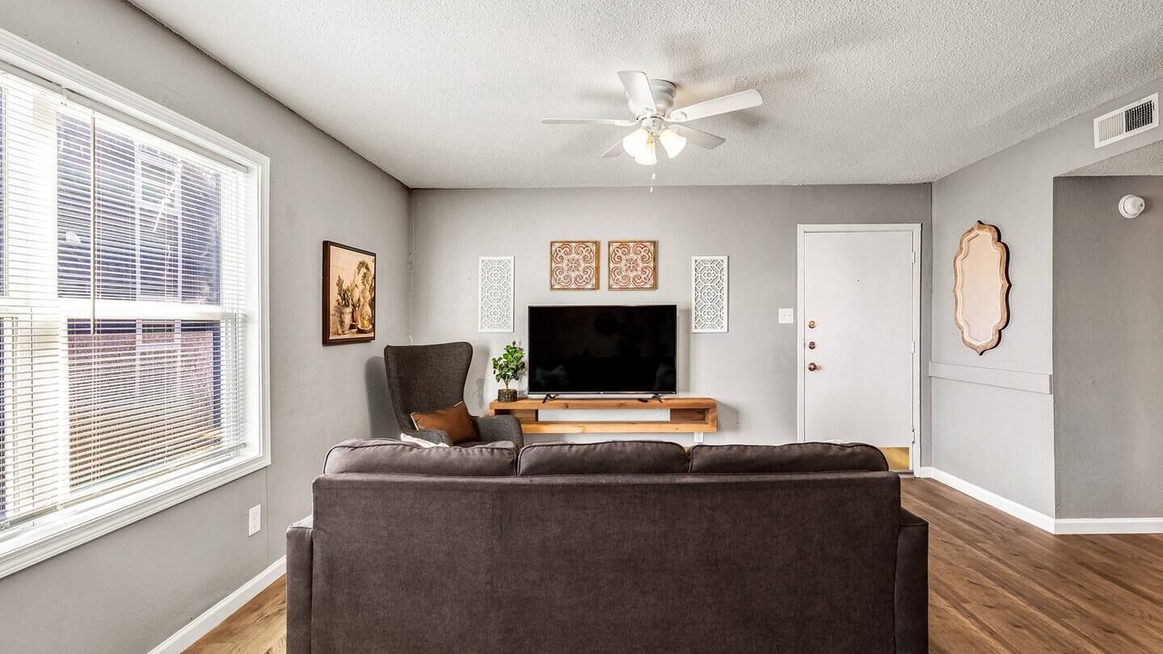 Photo of Livingroom in College Station
