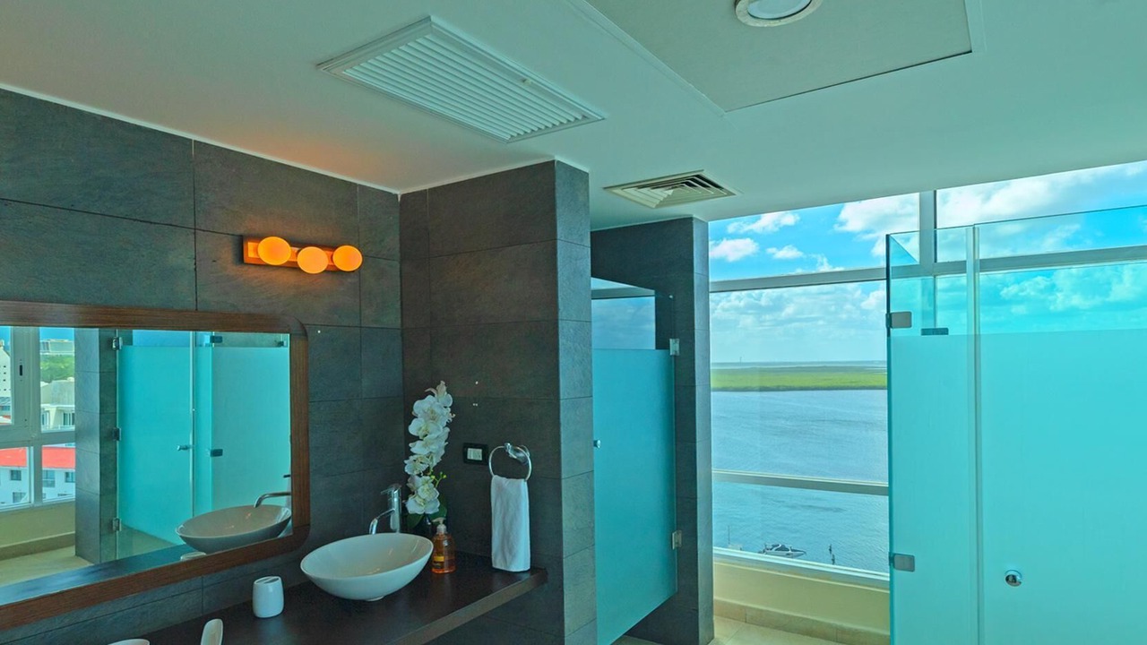 Photo of Bathroom in Zona Hotelera